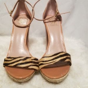 🎊Vince Camuto Block Heel Sandals🎊